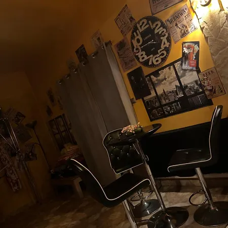 Auberge de jeunesse Bianka & Car Rent