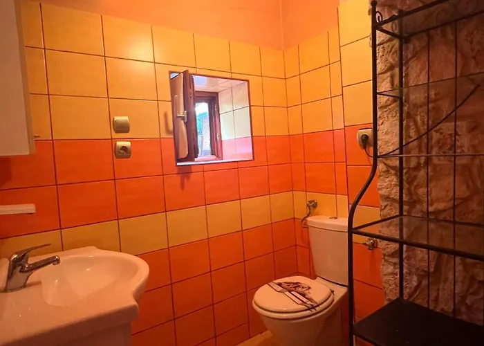 Vandrerhjem Bianka & Car Rent