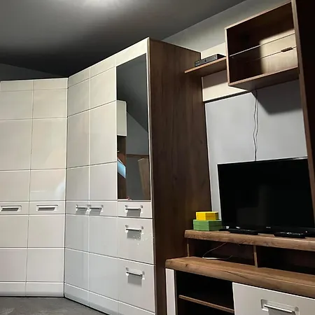 Hostel Bianka & Car Rent